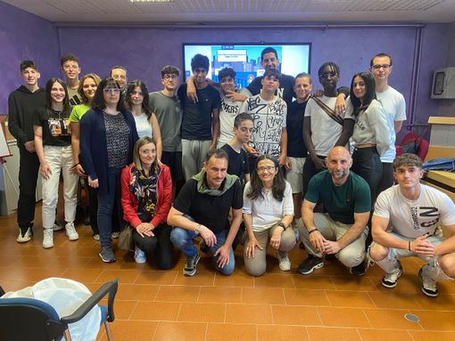 “Supereroi alla riscossa”, 175 studenti dell'Einaudi di Alba diventano fumettisti per parlare di bullismo e delle proprie paure