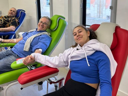 L’autoemoteca arriva a scuola: tappa di due giorni all'Enologica di Alba col "Progetto Salute" L’autoemoteca arriva a scuola: tappa di due giorni all'Enologica di Alba col "Progetto Salute"