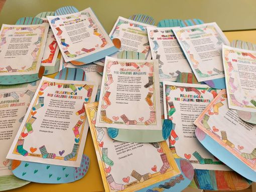 Oggi è la giornata dei calzini spaiati: ce lo ricorda l'Aghav di Bra