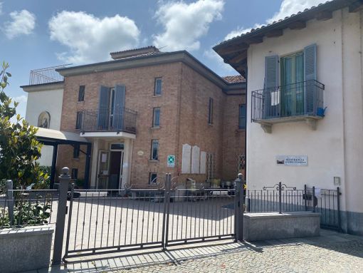 La casa di riposo Pia Casa "S.S. Carlo e Francesco" di Govone La casa di riposo Pia Casa "S.S. Carlo e Francesco" di Govone