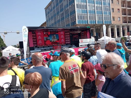Giro d'Italia 2022: grande entusiasmo a Cuneo per l'arrivo della 13^ tappa [FOTO]