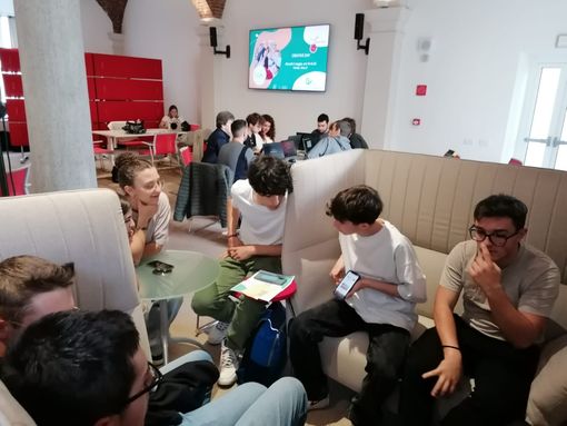 Le sedi di Verzuolo e Grinzane Cavour dell'Istituto superiore Umberto I coinvolte nel progetto "Roll Cloud. Lavorare sulla nuvola"