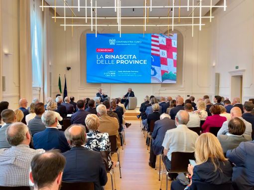 Nell’ottobre dello scorso anno il convegno promosso da Confindustria Cuneo col titolo “La Rinascita delle Province”, con relatore il ministro per gli Affari regionali e le Autonomie Roberto Calderoli