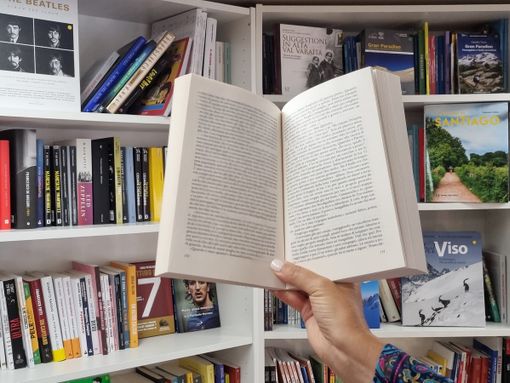 Al Caffè Letterario di Bra si legge “The Wealth Elite”, per un domani di successo