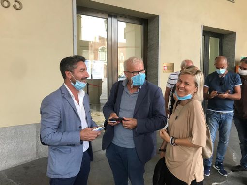 Nello scatto di archivio, da sinistra, i sindacalisti Vito Montanaro (Uil), Angelo Vero (Cisl) e Maria Grazia Lusetti (Cgil)