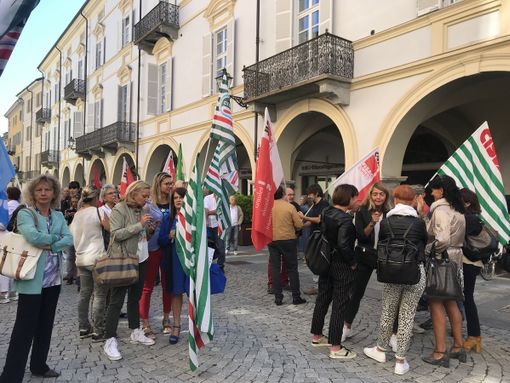La gestione di 40 dipendenti Ubi cuneesi passerà a due società americane, mobilitazione dei lavoratori: "Siamo tutti coinvolti" La gestione di 40 dipendenti Ubi cuneesi passerà a due società americane, mobilitazione dei lavoratori: "Siamo tutti coinvolti"