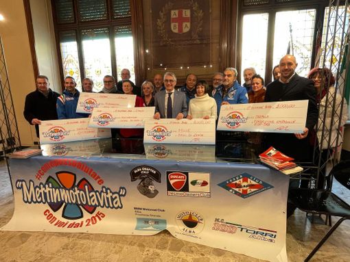 Alba, un Natale nel segno della solidarietà, grazie a “Mettinmotolavita”