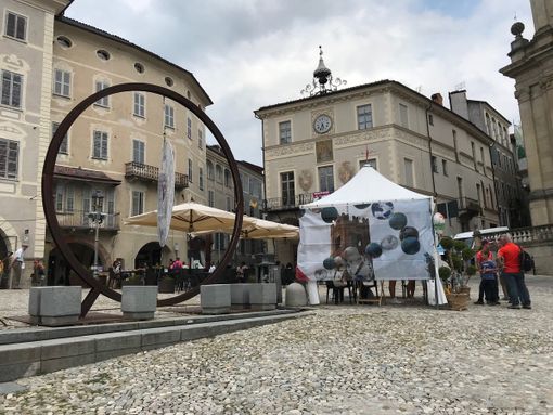 Il taglio del nastro della 54ª edizione della Mostra dell'Artigianato artistico di Mondovì Il taglio del nastro della 54ª edizione della Mostra dell'Artigianato artistico di Mondovì