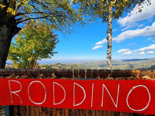 Roddino ricorda con una piazza lo storico assessore Morano