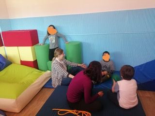 Un'aula per tutti: nasce la stanza "Arcobaleno" a Cherasco