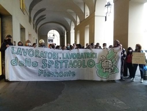 La Regione stanzia 3 milioni di euro per lo spettacolo. I lavoratori: "A fine giugno scendiamo a Roma" (VIDEO)