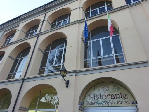 Bra, un successo la cena servita dallo chef Cesare Grandi al ristorante didattico V. Mucci