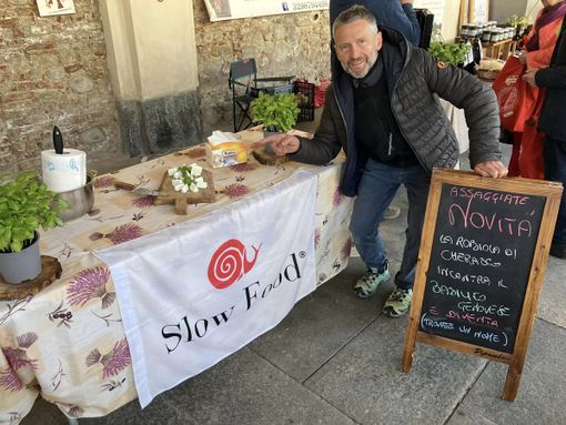 Il bello e il buono insieme: a Sale Langhe va di scena una fetta di Mercato della Terra di Bra Il bello e il buono insieme: a Sale Langhe va di scena una fetta di Mercato della Terra di Bra