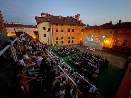 Il Cinema all’aperto di Bra proietta “Freacks out”