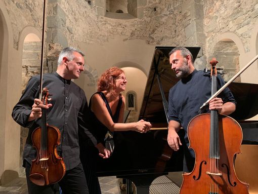 Bra, addio al Maresciallo Maggiore della Gdf Luca Servetti e al barbiere Francesco Perugino