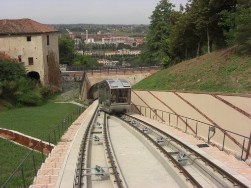Un'immagine della Funicolare di Mondovì