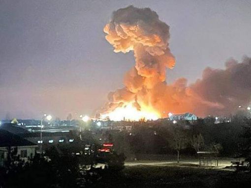 QUARTA PARETE - Guerra tra Russia e Ucraina: quali i possibili scenari?