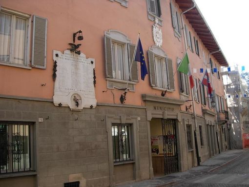 Il Comune di Borgo San Dalmazzo primo a sostenere la campagna contro la violenza di genere promossa da Terziario Donna – Confcommercio Cuneo Il Comune di Borgo San Dalmazzo primo a sostenere la campagna contro la violenza di genere promossa da Terziario Donna – Confcommercio Cuneo