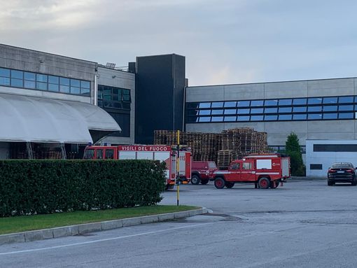 A fuoco parte del tetto e alcuni pannelli fotovoltaici alla Balocco a Fossano