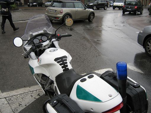 Corso Enotria ad Alba chiuso per lavori di manutenzione all'illuminazione pubblica: riapertura prevista per le 19.30