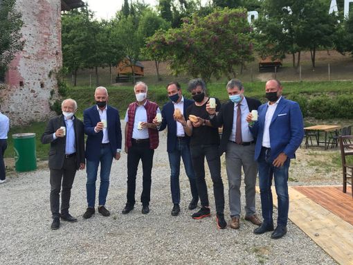 Al via la stagione estiva al Baladin Open Garden di Piozzo: protagonista Briciola, la nuova birra realizzata con il pane invenduto [FOTO]