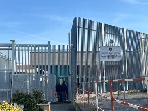 Aggressione in cella al Cerialdo: detenuto colpito in faccia con un piatto dal compagno