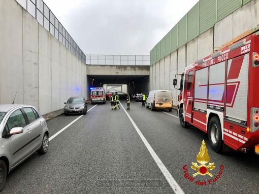 Incidente sulla tangenziale di Beinette, cinque auto coinvolte