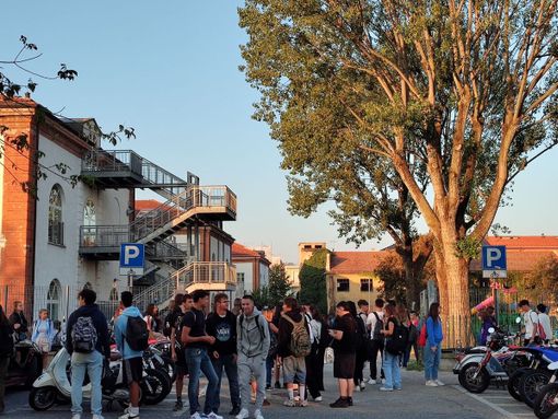 Ritorno sui banchi di scuola per gli studenti albesi Ritorno sui banchi di scuola per gli studenti albesi