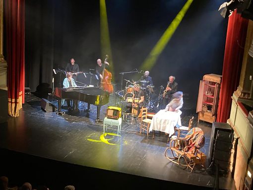 Con “La valigia” si chiude la stagione 22/23 del Politeama di Bra