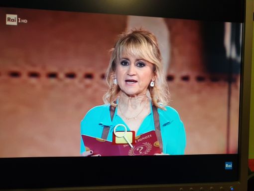 Luciana Littizzetto ambasciatrice della nocciola a "Che tempo che fa" con Fazio e Amadeus