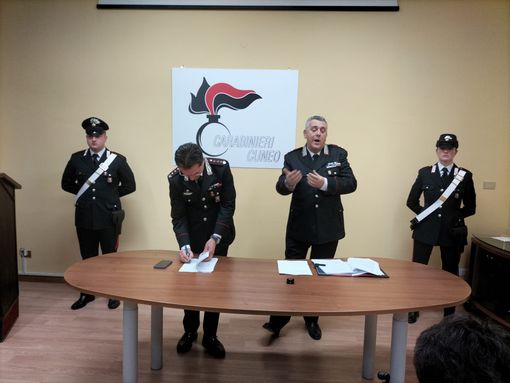 Coltivavano cannabis in serre abusive per pagare la cocaina da spacciare: undici arresti [VIDEO]