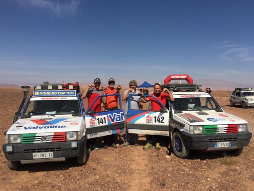 Tra le dune del Marocco in Panda 4x4: successo per gli equipaggi cuneesi al Panda Raid 2021