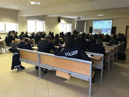 Truffe online sempre più diffuse e sofisticate: come difendersi? A scuola dalla Polizia delle Comunicazioni (VIDEO)
