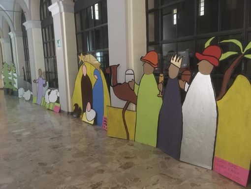 Un presepe di speranza all’Ospedale Santo Spirito di Bra, grazie ai bambini della Scuola Primaria Edoardo Mosca