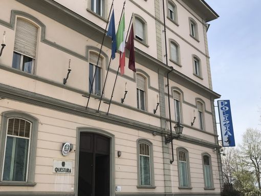 Apertura straordinaria e senza appuntamento per il ritiro dei titoli di soggiorno in Questura