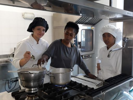 Assaggi dal mondo ad Alba con "le ricette del dialogo"