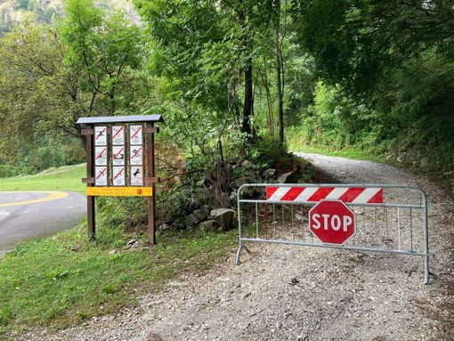 Strada chiusa verso il Valasco