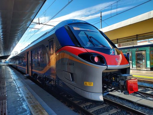 Macchinista accusa un malore prima della partenza da Fossano: cancellato il treno per Torino Macchinista accusa un malore prima della partenza da Fossano: cancellato il treno per Torino