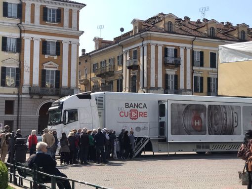 Parola d'ordine prevenzione: a Cuneo screening cardiologico per 300 persone grazie al Jumbo Truck di Banca del Cuore Parola d'ordine prevenzione: a Cuneo screening cardiologico per 300 persone grazie al Jumbo Truck di Banca del Cuore