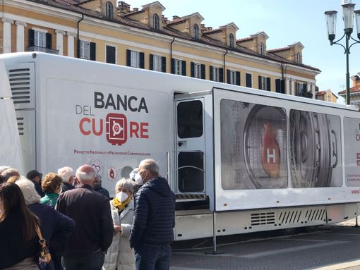 Il truck tour di "Banca del Cuore" fa tappa in piazza Galimberti a Cuneo