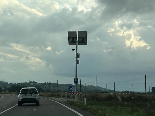 Velox in via Pollenzo a Cherasco: "Piazzato per fare cassa nel punto meno pericoloso della provinciale 7"