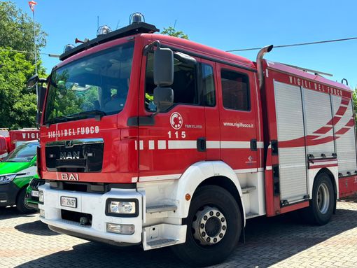 Incidente in via Roma a Novello, coinvolto un furgone ibrido Incidente in via Roma a Novello, coinvolto un furgone ibrido