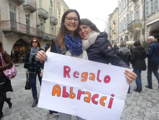 Stringiamoci: il 21 gennaio è la Giornata Mondiale dell’Abbraccio