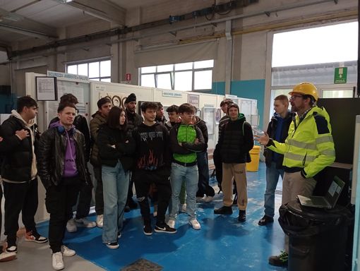 L'istituto “Cigna” in visita all’AEROVAC Composite One di Mondovì