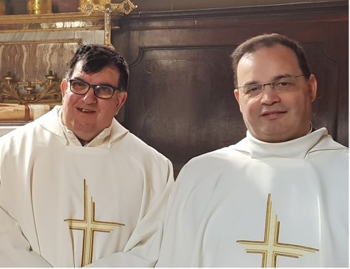 A sinistra don Massimo Scotto, a destra don Renato Oggero Norchi A sinistra don Massimo Scotto, a destra don Renato Oggero Norchi