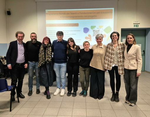 Ieri la firma nella sede albese dell'istituto Ieri la firma nella sede albese dell'istituto