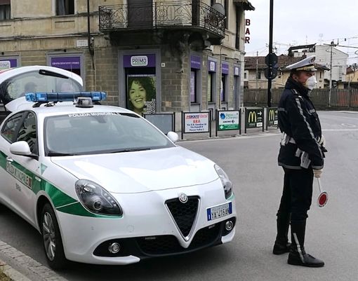 Controlli della Municipale in un'immagine d'archivio