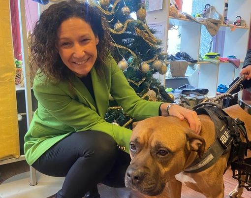 L'assessore Caucino con il cane Trevor