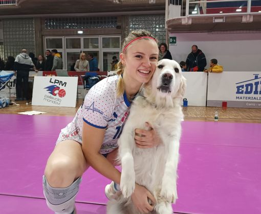 Alice Farina con il suo cane Gioia