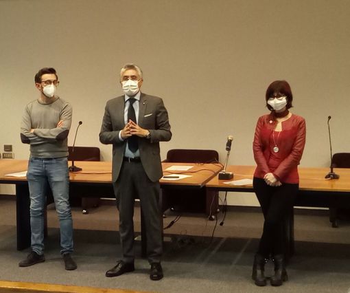 L'assessore al turismo Emanuele Bolla, il sindaco Carlo Bo e l'assessore alle politiche sociali Elisa Boschiazzo durante la presentazione del progetto